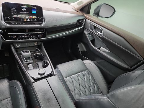 Used 2022 Nissan Rogue Platinum w/ Head-Up Display Package image 12