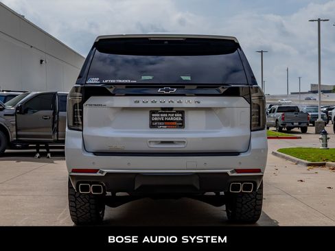 Used 2026 Chevrolet Suburban High Country AWD/4WD image 8