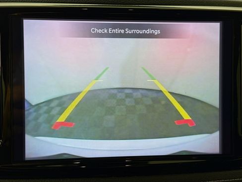 Used 2023 Chrysler Pacifica Touring FWD image 19