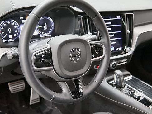 Certified 2022 Volvo S60 T8 R-Design image 14