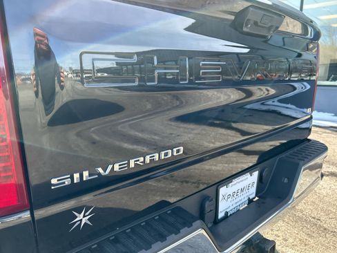 Used 2022 Chevrolet Silverado 1500 LT image 36