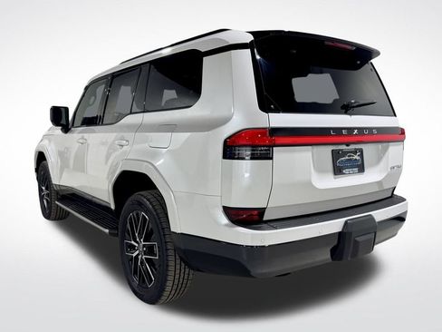 Used 2025 Lexus GX 550 image 8