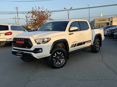 Used 2021 Toyota Tacoma TRD Off-Road image 3