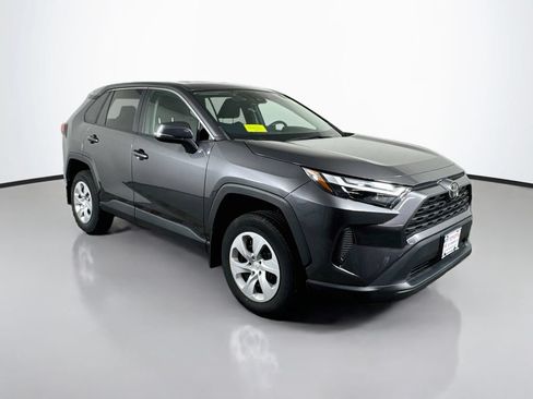 Used 2024 Toyota RAV4 LE AWD/4WD image 8