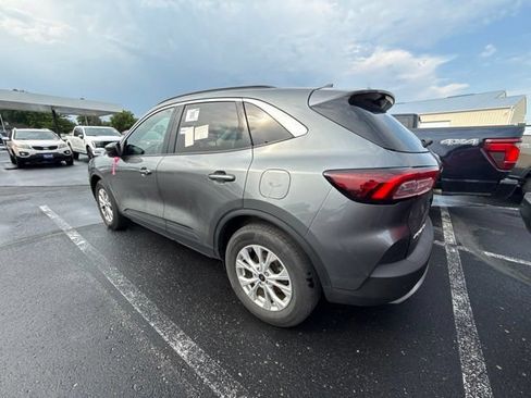 Used 2023 Ford Escape Active w/ Tech Pack #1 AWD/4WD image 4