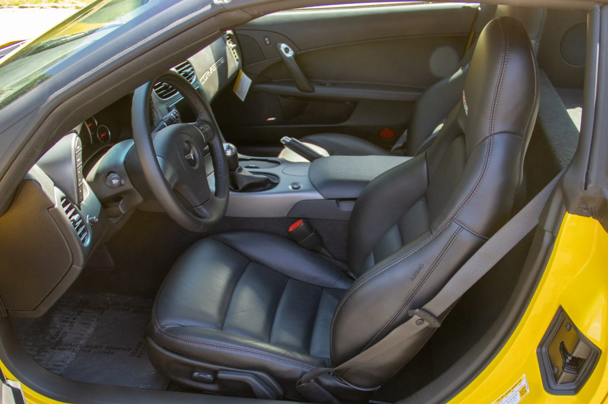 Used 2007 Chevrolet Corvette Z06 w/ Preferred Equipment Group RWD image 6