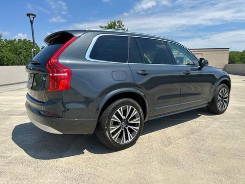 Certified 2022 Volvo XC90 T6 Momentum w/ Climate Package AWD/4WD image 9