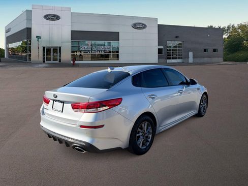 Used 2020 Kia Optima LX FWD image 9