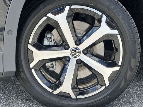 New 2026 Volkswagen Tiguan SE image 10