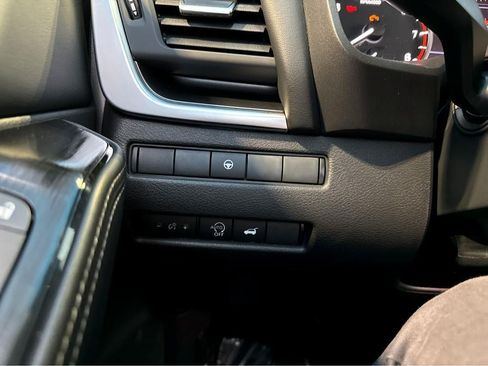 Used 2024 Nissan Rogue SV AWD/4WD image 36