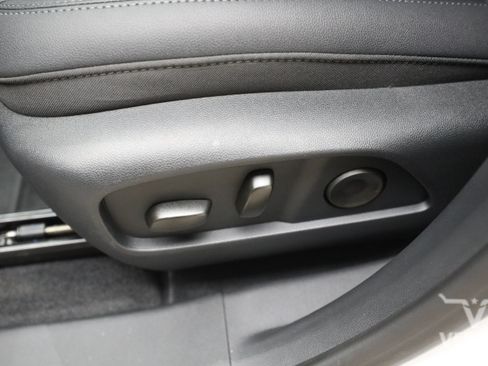 New 2026 Chevrolet Equinox LT w/ Convenience Package II FWD image 14