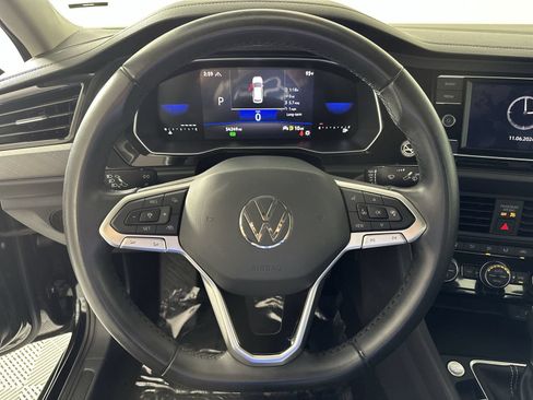 Used 2024 Volkswagen Jetta SE FWD image 14