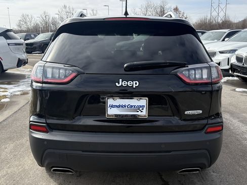 Used 2019 Jeep Cherokee Latitude Plus w/ Comfort/Convenience Group image 9