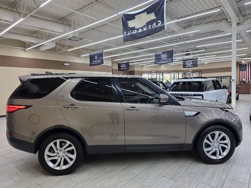 Used 2017 Land Rover Discovery HSE AWD/4WD image 5