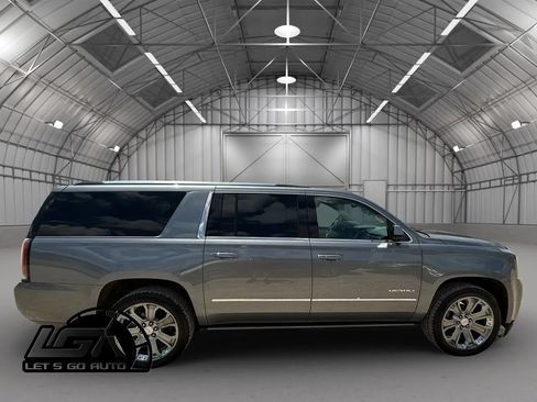 Used 2018 GMC Yukon XL Denali w/ Denali Ultimate Package AWD/4WD image 8