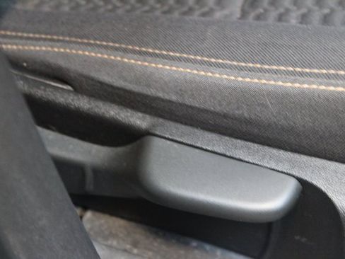 Used 2021 GMC Terrain SLE image 9