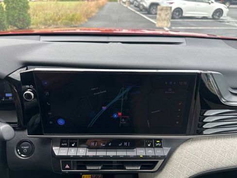 Used 2025 Toyota Camry XLE image 19