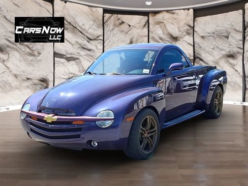 Used 2004 Chevrolet SSR w/ Preferred Equipment Group RWD image 3