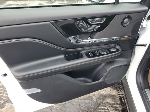 New 2026 Lincoln Corsair Grand Touring image 8