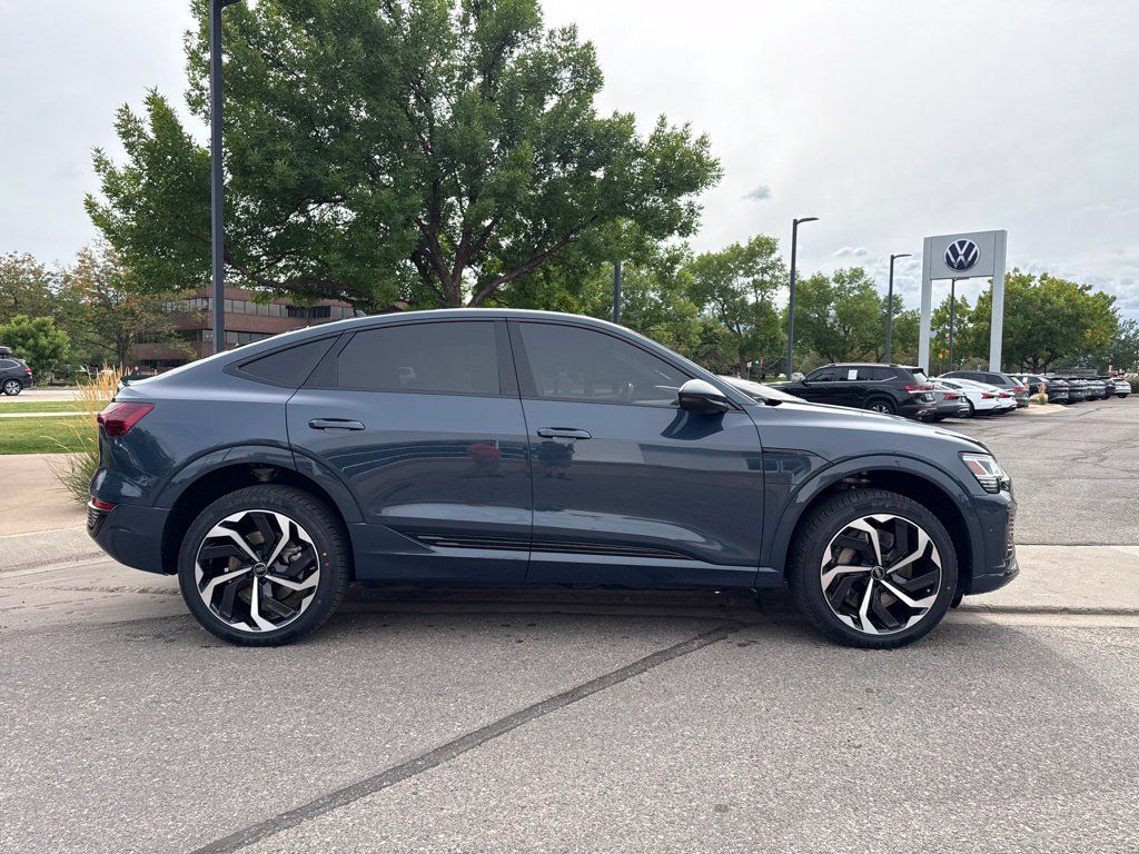 Used 2024 Audi Q8 e-tron Premium Plus w/ Premium Plus Package AWD/4WD image 6