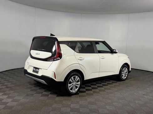 Used 2025 Kia Soul LX FWD image 7