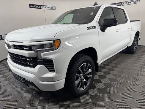 Used 2024 Chevrolet Silverado 1500 RST w/ Z71 Off-Road Package AWD/4WD image 2