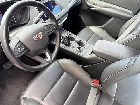 Used 2019 Cadillac XT4 Premium Luxury w/ Technology Package image 4