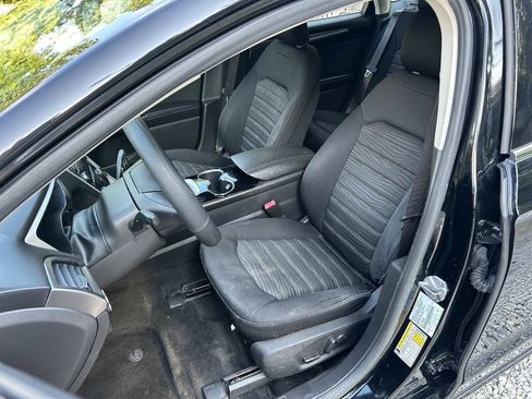 Used 2016 Ford Fusion SE FWD image 10