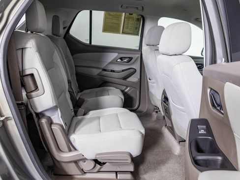 Used 2018 Chevrolet Traverse LT FWD image 47