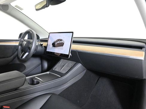 Used 2024 Tesla Model Y Long Range image 14
