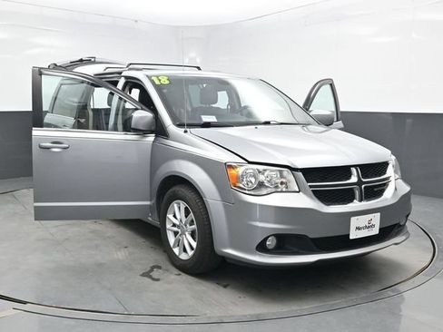 Used 2018 Dodge Grand Caravan SXT FWD image 42