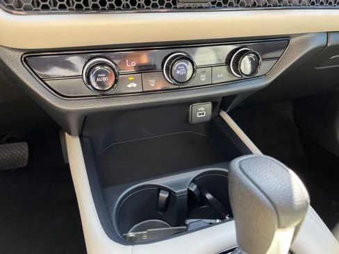 Certified 2025 Honda HR-V LX image 36