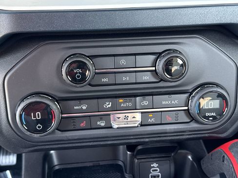 Used 2026 Ford Bronco Heritage Edition AWD/4WD image 8