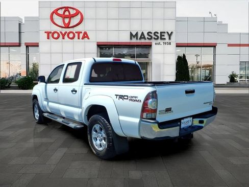 Used 2015 Toyota Tacoma PreRunner w/ TRD Off-Road Package RWD image 5