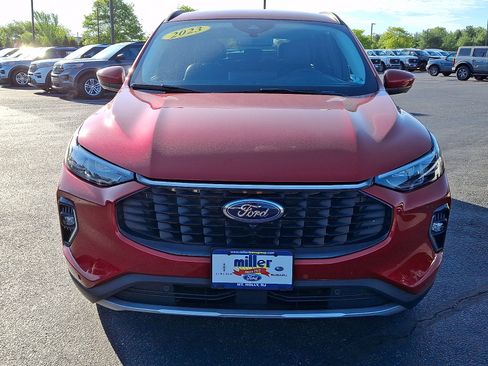 Certified 2023 Ford Escape Platinum AWD/4WD image 2