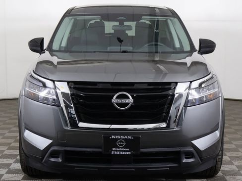 Used 2024 Nissan Pathfinder S image 9