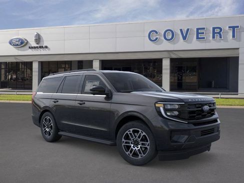 New 2026 Ford Expedition Active image 7