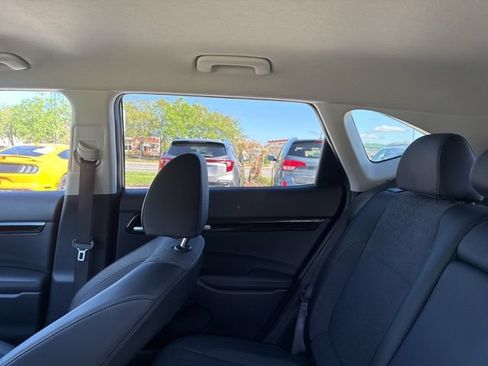 Used 2025 Kia Seltos S FWD image 17