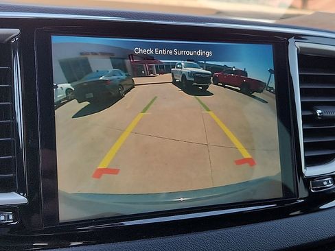 Used 2025 Chrysler Pacifica Select FWD image 8