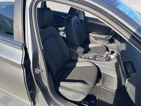 Used 2024 Volkswagen Jetta SE w/ Panoramic Sunroof Package FWD image 13