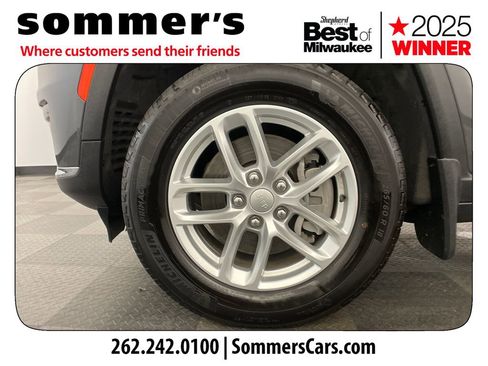 Used 2025 Jeep Grand Cherokee L Laredo w/ Luxury Tech Group I image 24