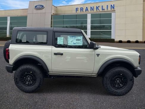 New 2026 Ford Bronco 2-Door w/ Sasquatch Package AWD/4WD image 8
