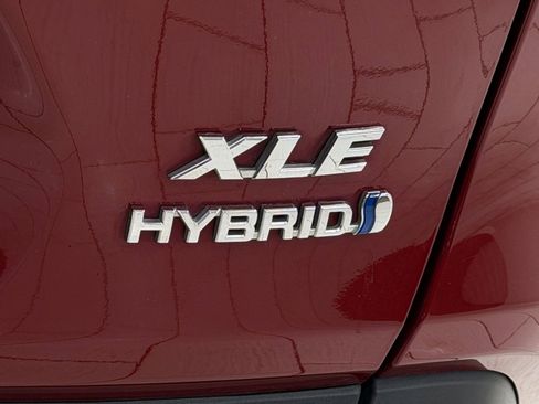 Used 2022 Toyota RAV4 XLE Premium AWD/4WD image 36
