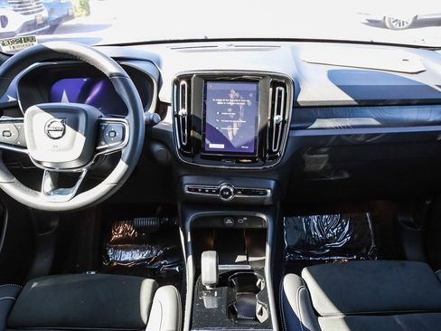 Used 2023 Volvo C40 P8 Recharge Ultimate image 12