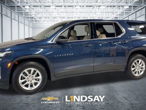 Used 2023 Chevrolet Traverse LS image 6