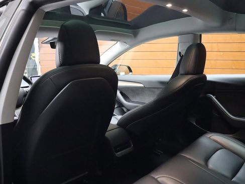 Used 2023 Tesla Model 3 Standard Range image 44