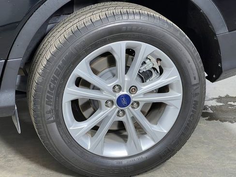 Used 2017 Ford Escape SE w/ Equipment Group 201A image 38