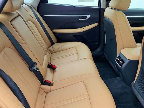 Used 2025 Hyundai Sonata Limited FWD image 24