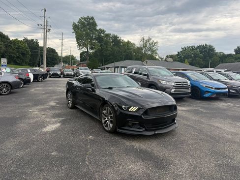 Used 2017 Ford Mustang GT Premium w/ Equipment Group 401A RWD image 7