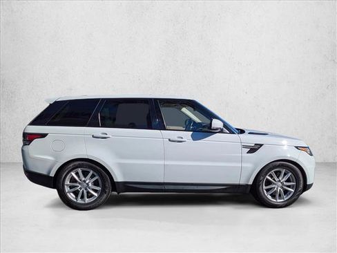 Used 2017 Land Rover Range Rover Sport SE image 4